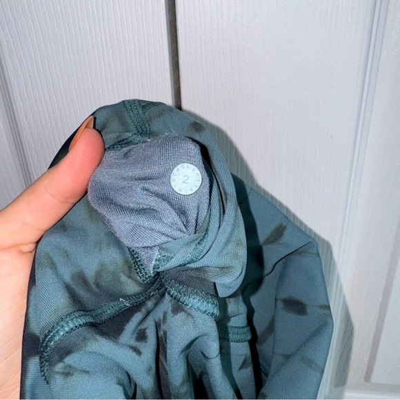 Lululemon leggings - Picture 9 of 9